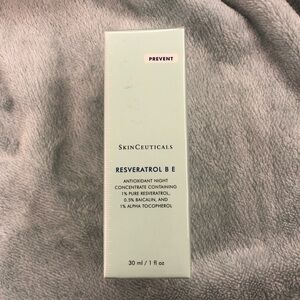 SkinCeuticals Resveratrol B E Antioxidant Night Concentrate - Cream